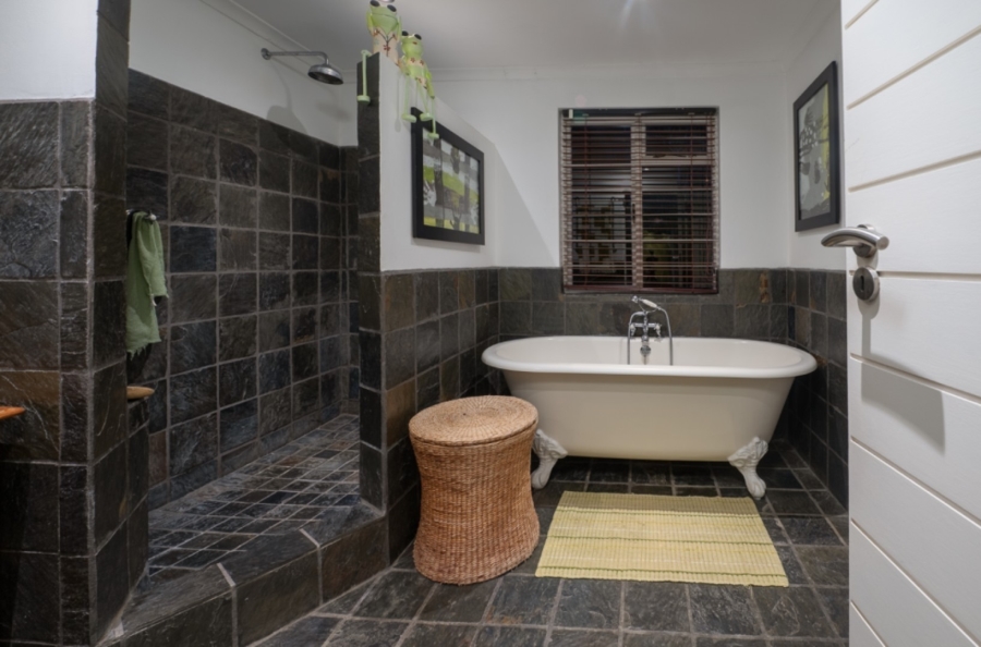 3 Bedroom Property for Sale in Paradise Western Cape